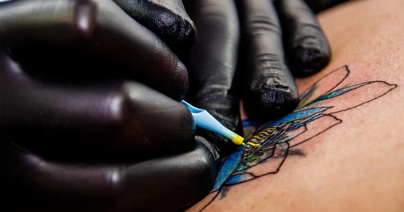 Le coût total réel d'une formation de tatoueur