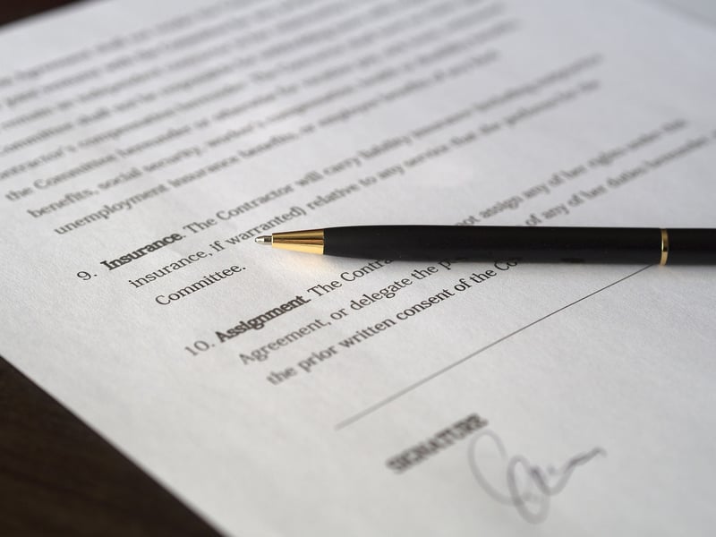 Signature po exemple : 5 astuces immanquables pour une carte pro en 2026